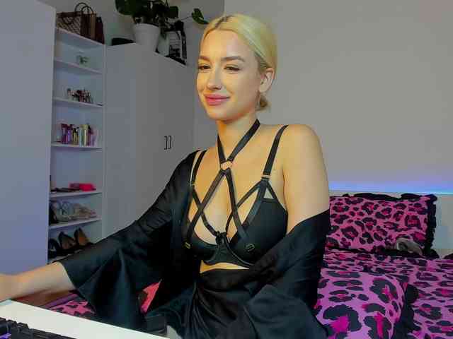 LucyPaige webcam