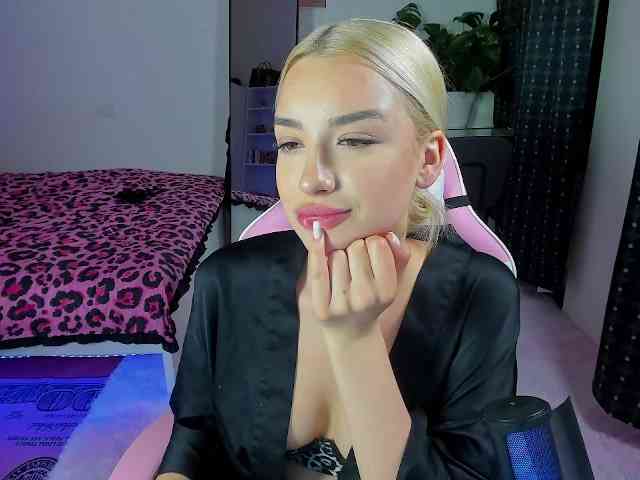LucyPaige webcam