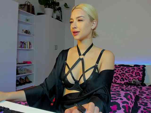 LucyPaige webcam