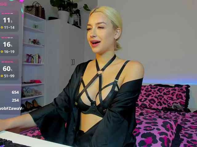 LucyPaige webcam