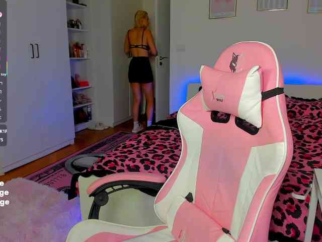 LucyPaige webcam