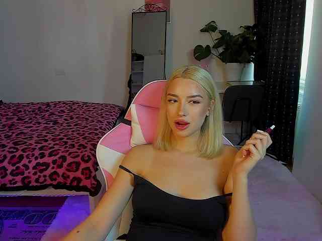 LucyPaige webcam