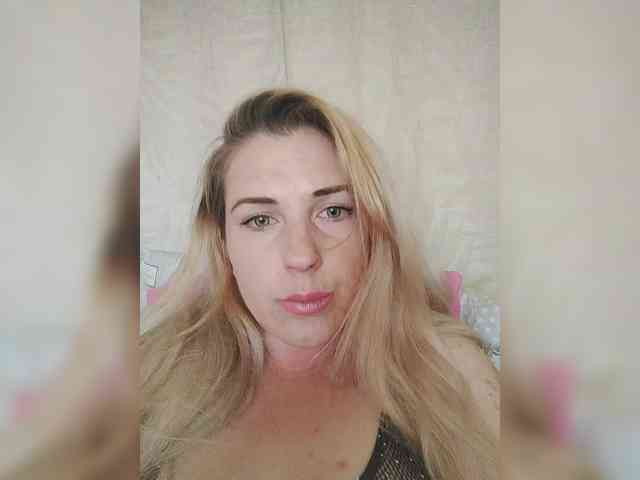 adult cam show Katina