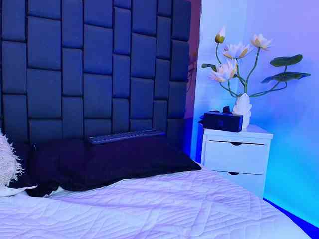 TinaHeart webcam