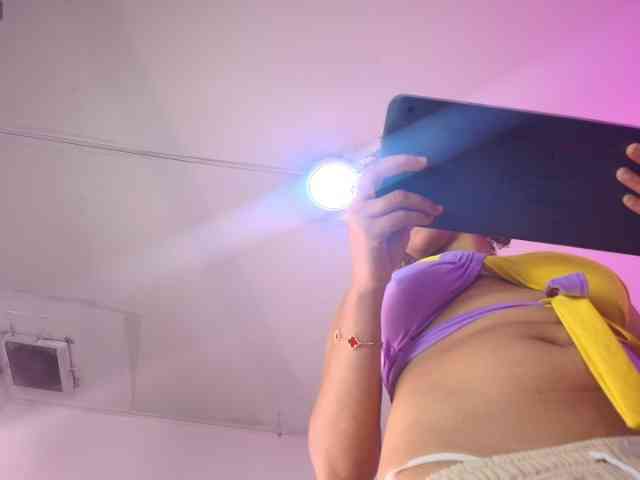 TinaHeart webcam