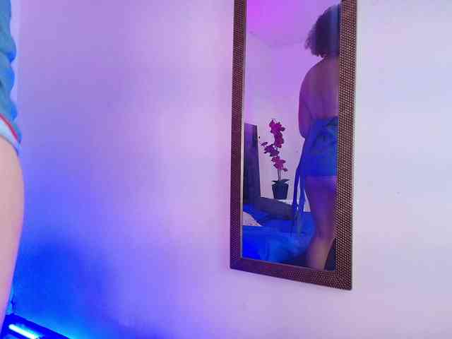 TinaHeart webcam