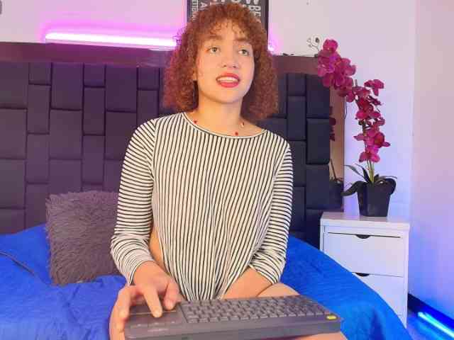 TinaHeart webcam