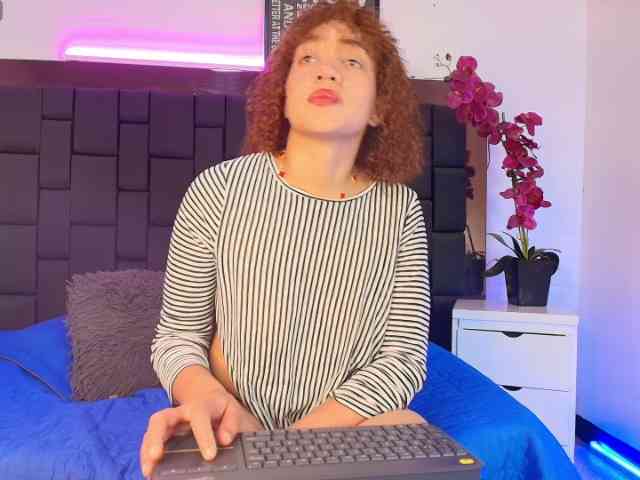 TinaHeart webcam