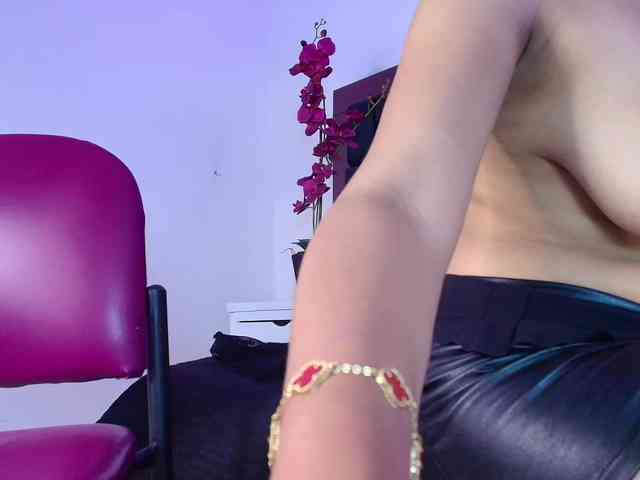 TinaHeart webcam