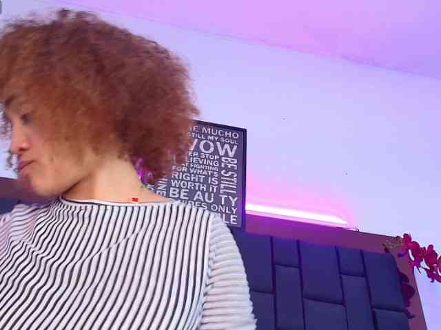 TinaHeart webcam