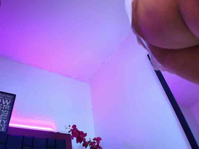 TinaHeart webcam