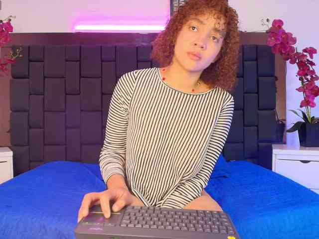 TinaHeart webcam