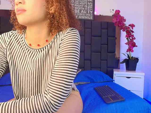 TinaHeart webcam