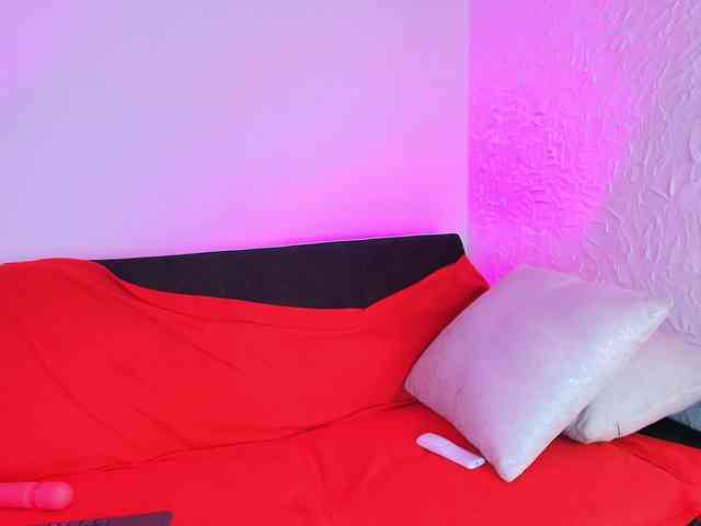 VictoriaMoon webcam