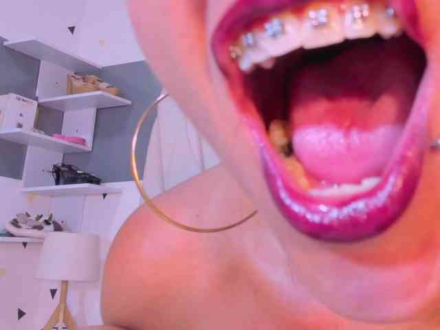 mia-Angells webcam