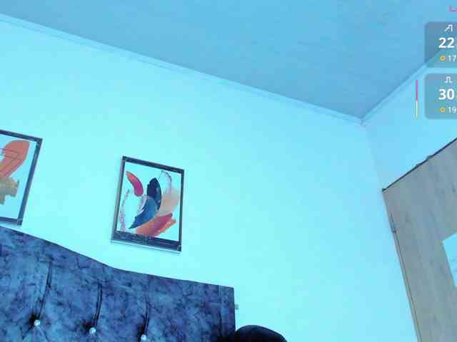 mia-Angells webcam