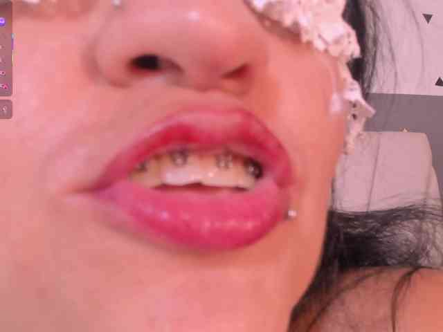 mia-Angells webcam