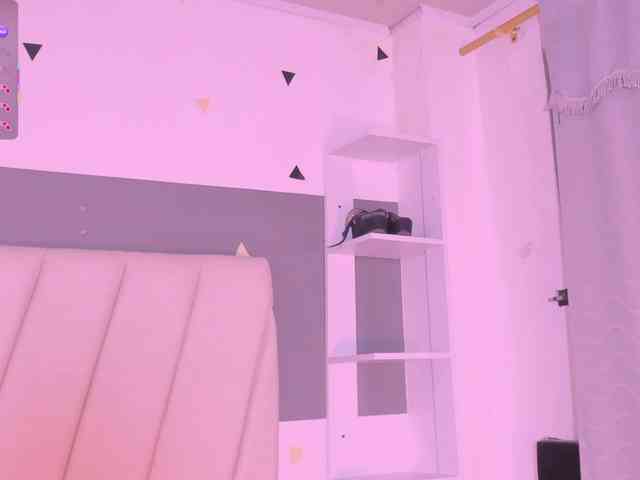 online video chat Mia-Angells