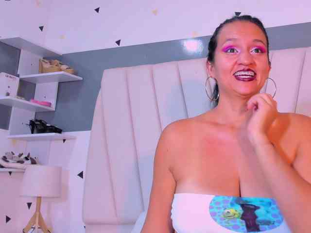 mia-Angells webcam