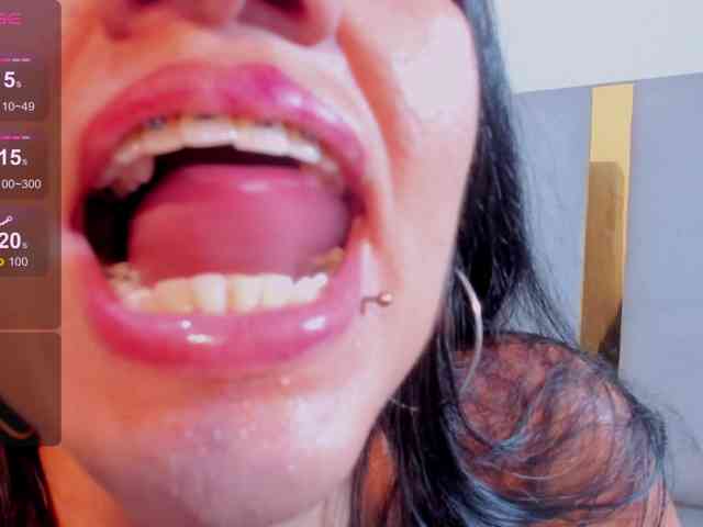 mia-Angells webcam