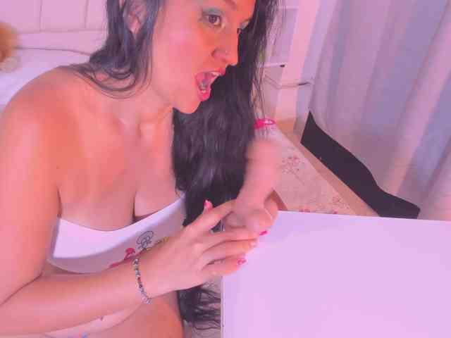 mia-Angells webcam