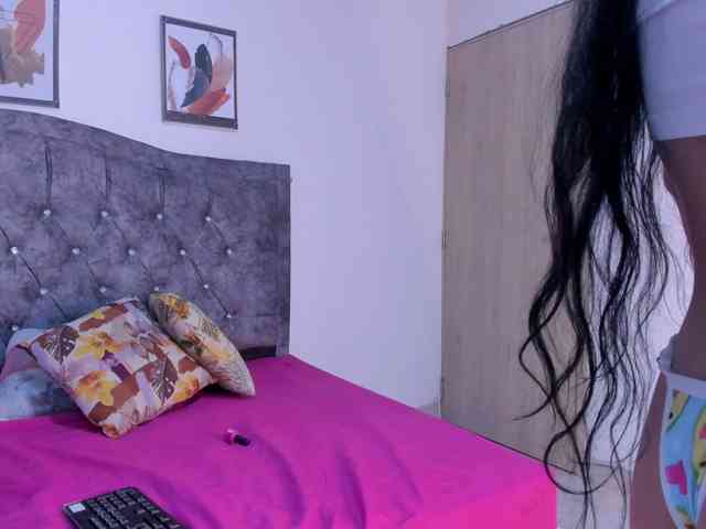 mia-Angells webcam