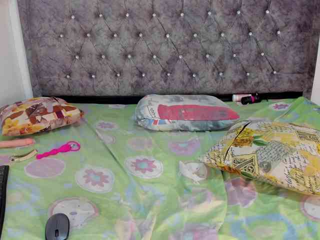 mia-Angells webcam