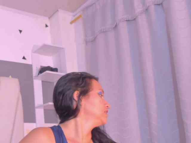 mia-Angells webcam