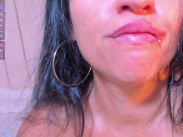 mia-Angells webcam