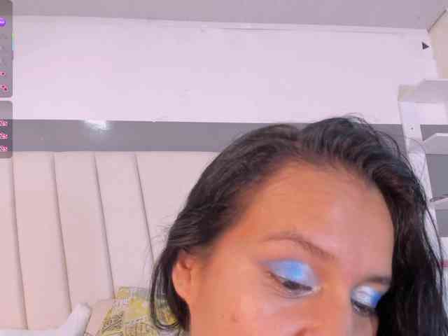 mia-Angells webcam
