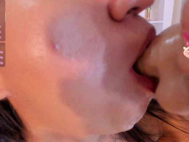 mia-Angells webcam