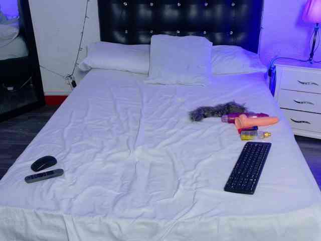 Cumeater-cougar69 webcam