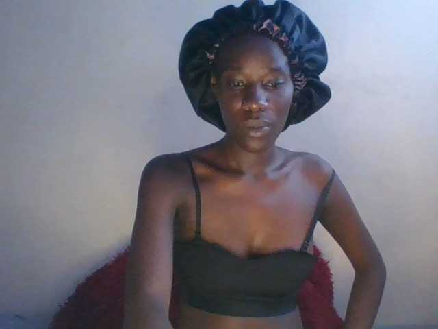 Savagetonguee webcam bongacams model stream image