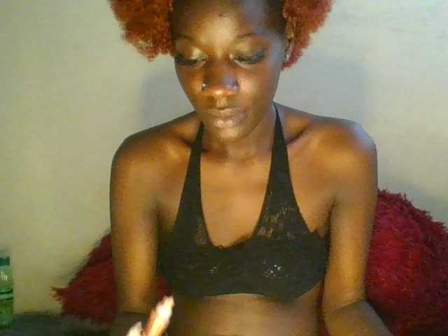 Savagetonguee webcam bongacams model stream image