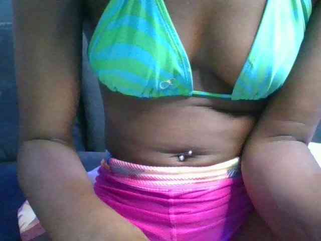 Savagetonguee webcam
