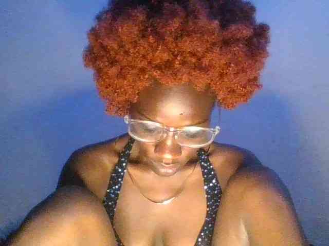 Savagetonguee webcam