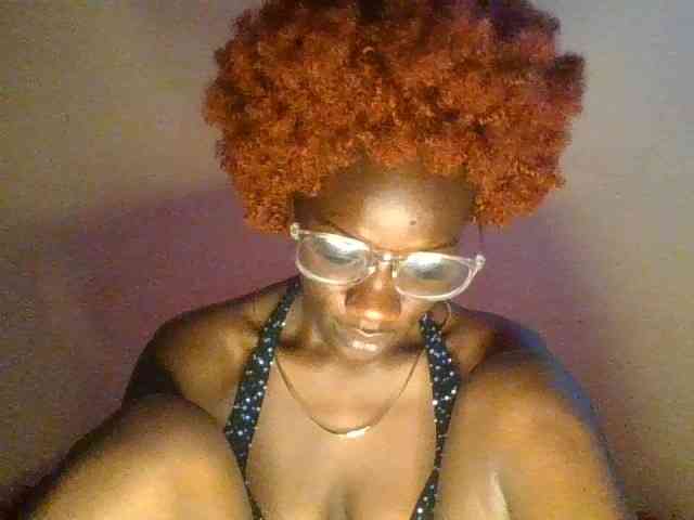 Savagetonguee webcam