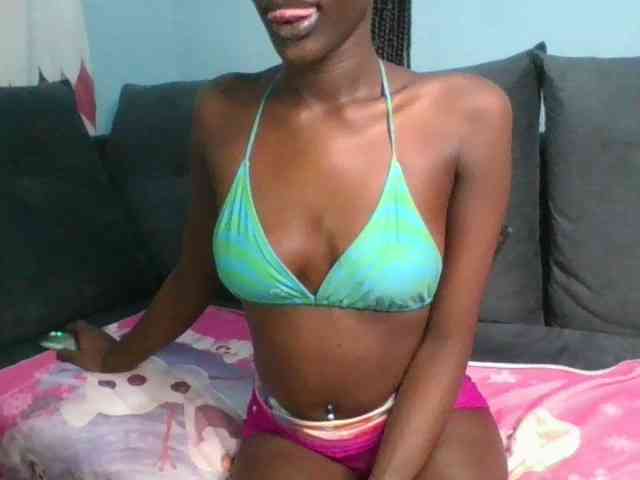 Savagetonguee webcam