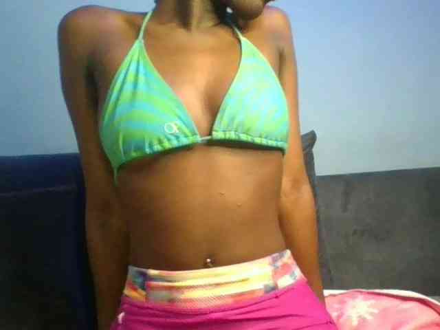 Savagetonguee webcam