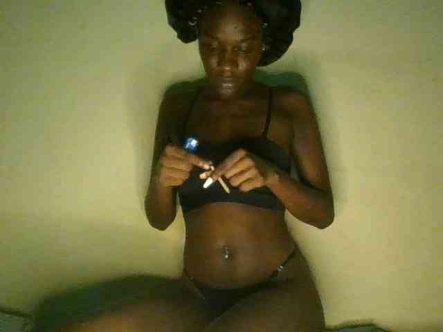 Savagetonguee webcam