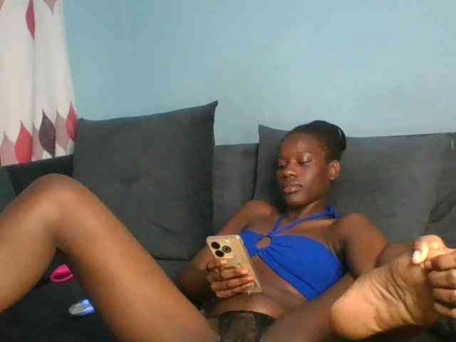 Savagetonguee webcam