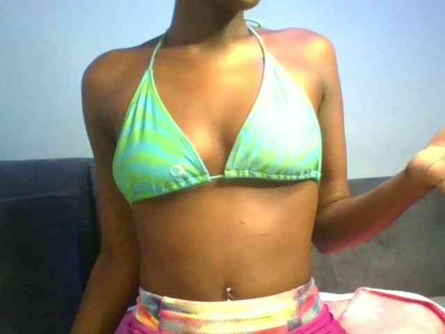 Savagetonguee webcam