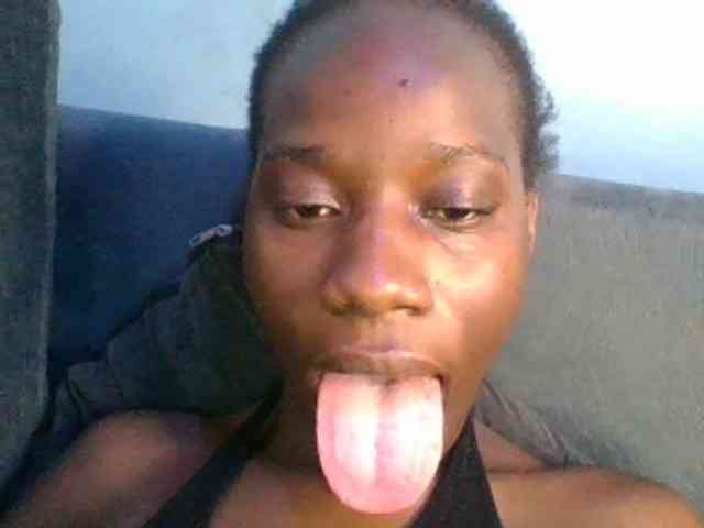 Savagetonguee webcam