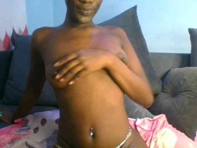 Savagetonguee webcam