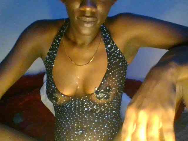 Savagetonguee webcam