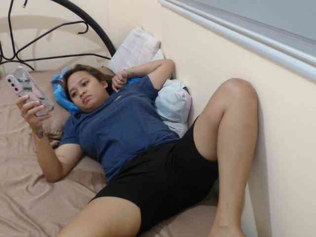 NewAsianHottie webcam