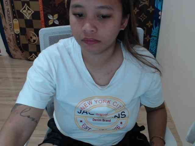 NewAsianHottie webcam