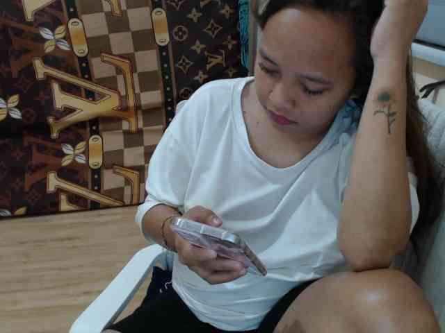 NewAsianHottie webcam