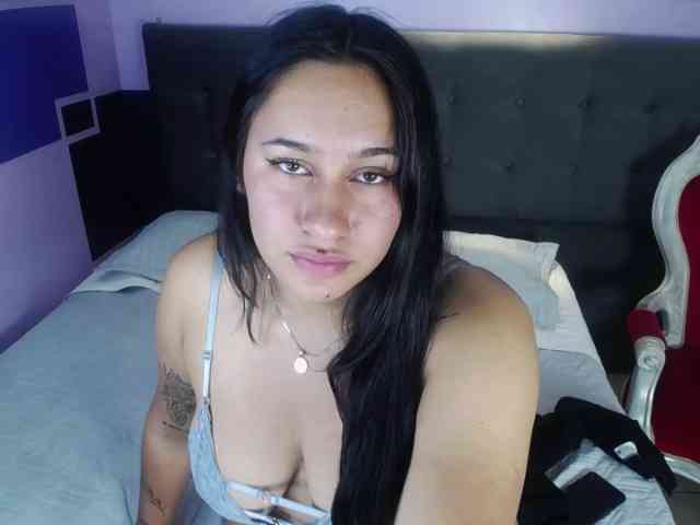 AriahhBlonde webcam