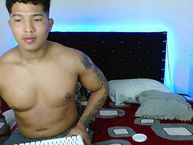 latihotlove's BongaCams show and profile